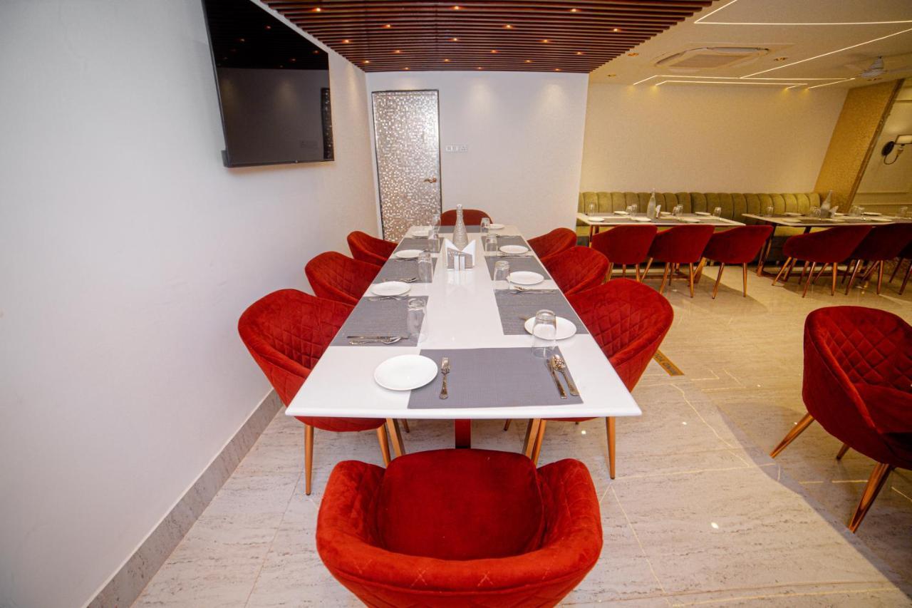 Pearl Courtyard Hotel Váránaszi Kültér fotó
