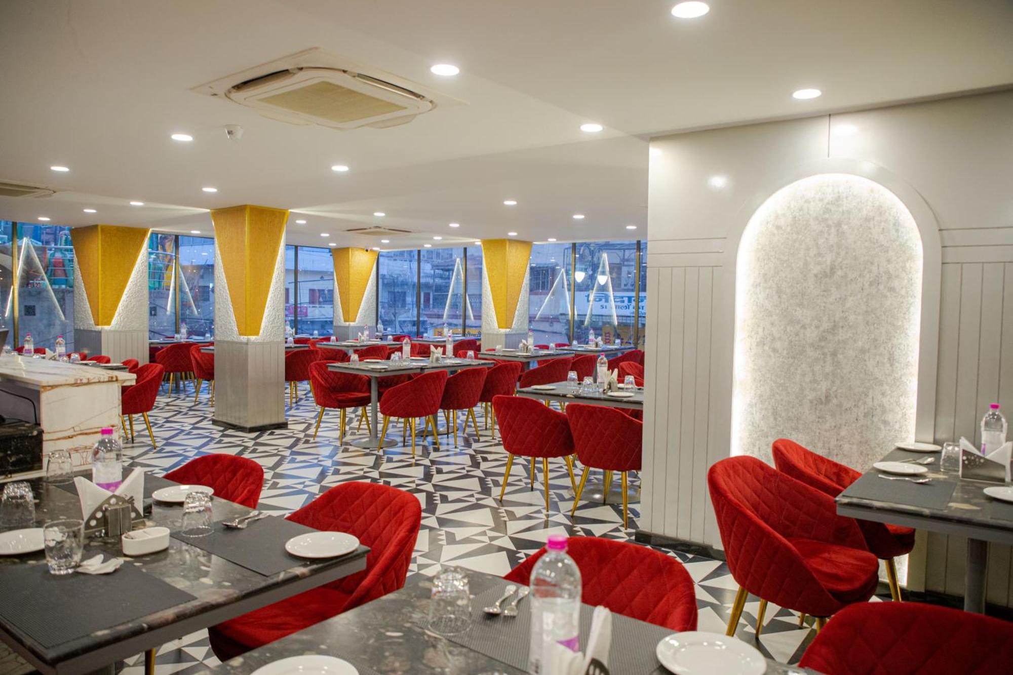 Pearl Courtyard Hotel Váránaszi Kültér fotó