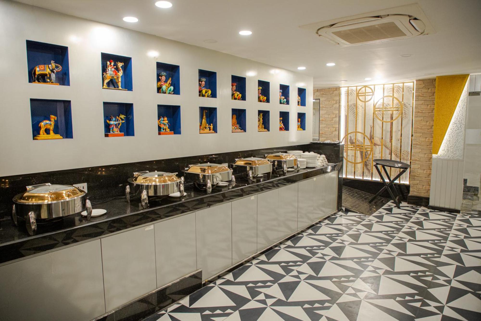 Pearl Courtyard Hotel Váránaszi Kültér fotó