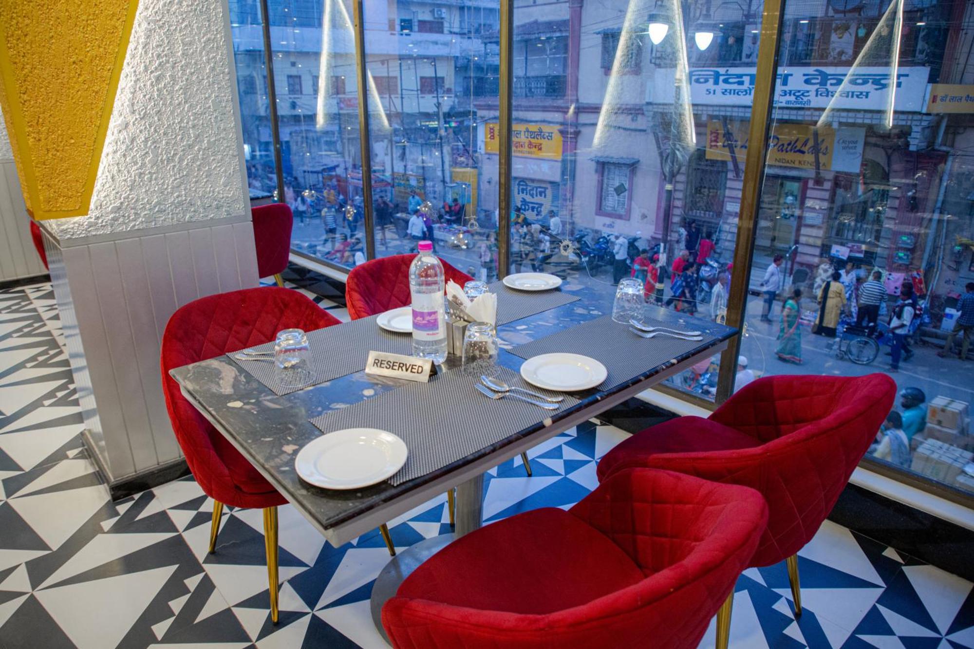 Pearl Courtyard Hotel Váránaszi Kültér fotó