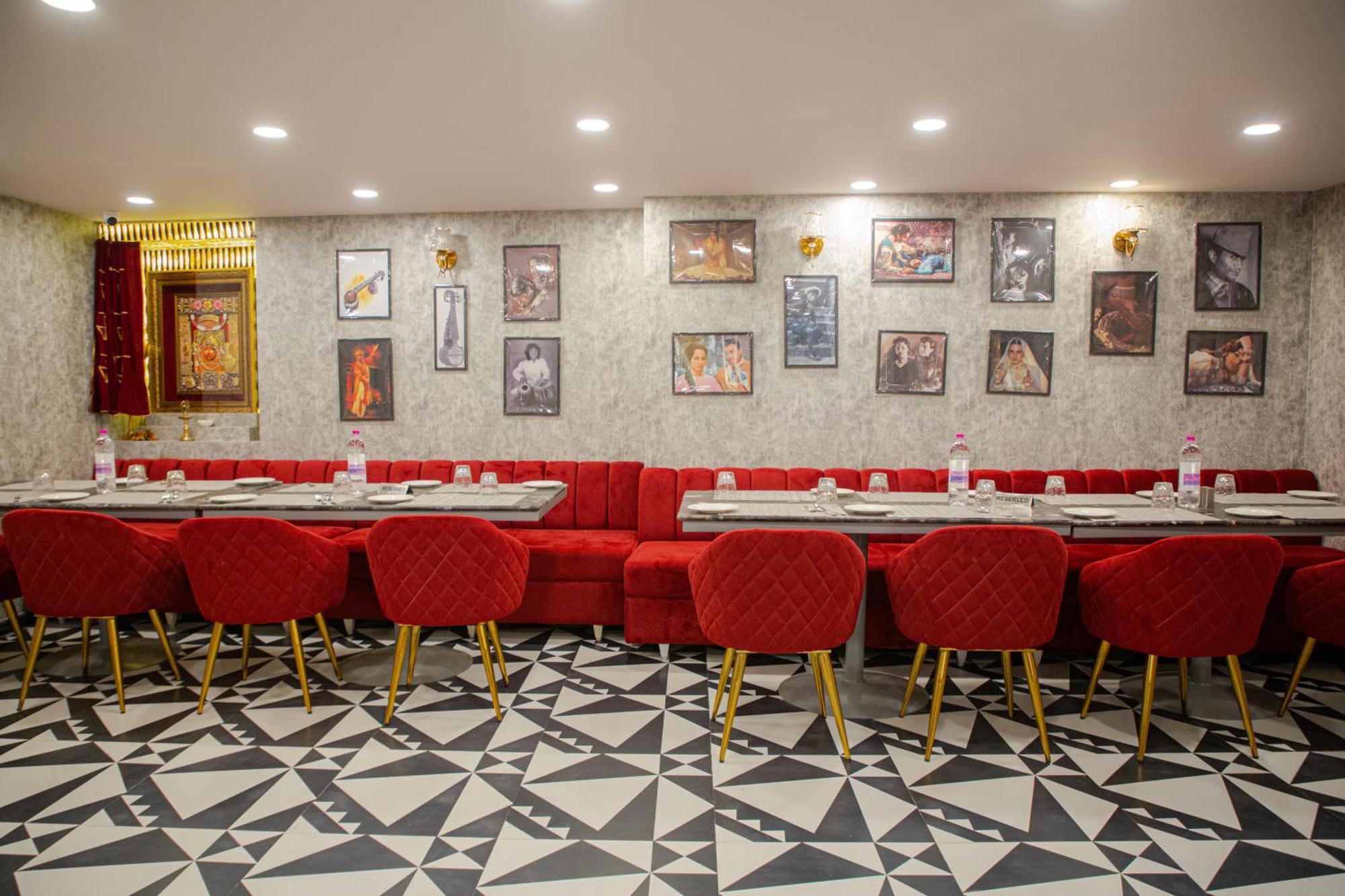 Pearl Courtyard Hotel Váránaszi Kültér fotó