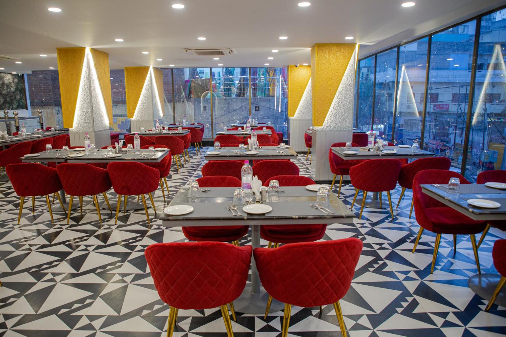 Pearl Courtyard Hotel Váránaszi Kültér fotó