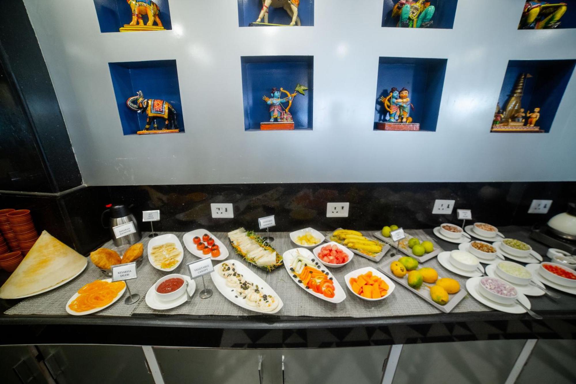 Pearl Courtyard Hotel Váránaszi Kültér fotó