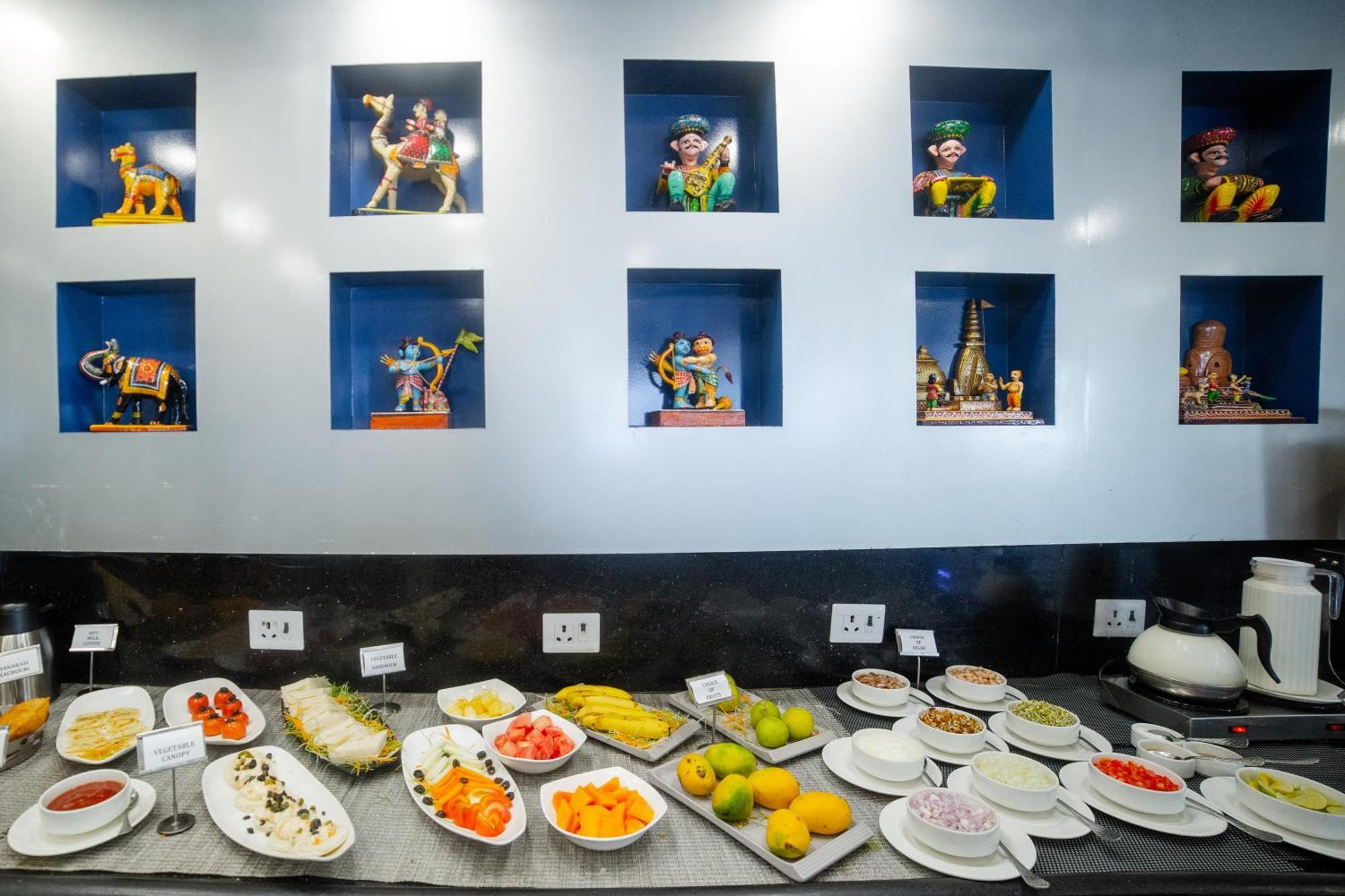 Pearl Courtyard Hotel Váránaszi Kültér fotó