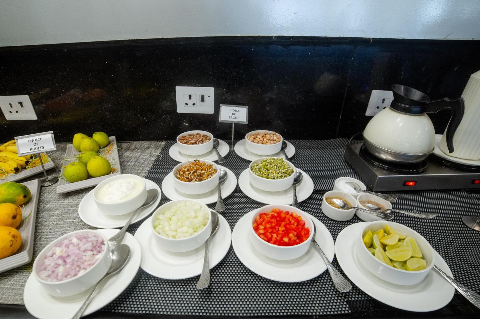 Pearl Courtyard Hotel Váránaszi Kültér fotó